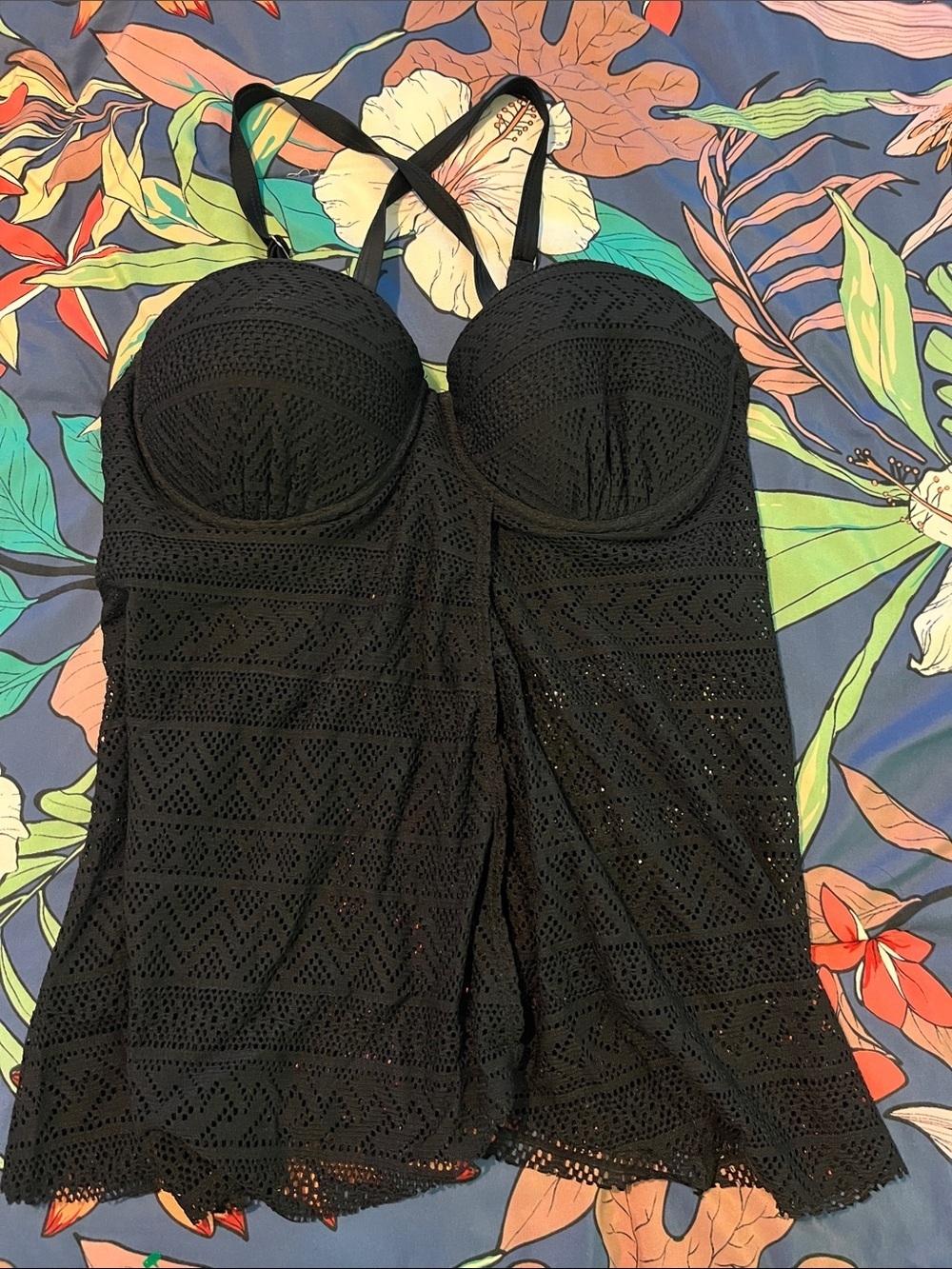 Lace tankini top with molded cups new